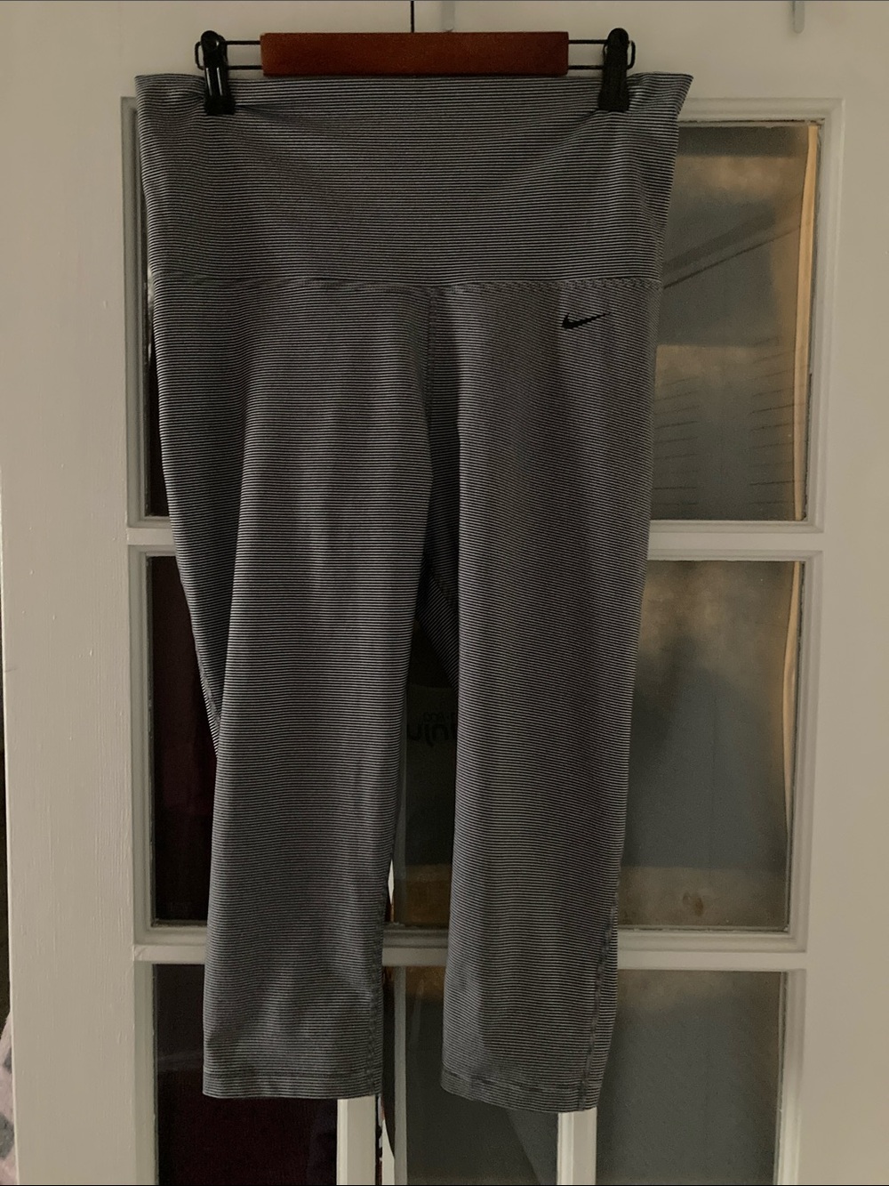 Nike stripped Capri Leggings